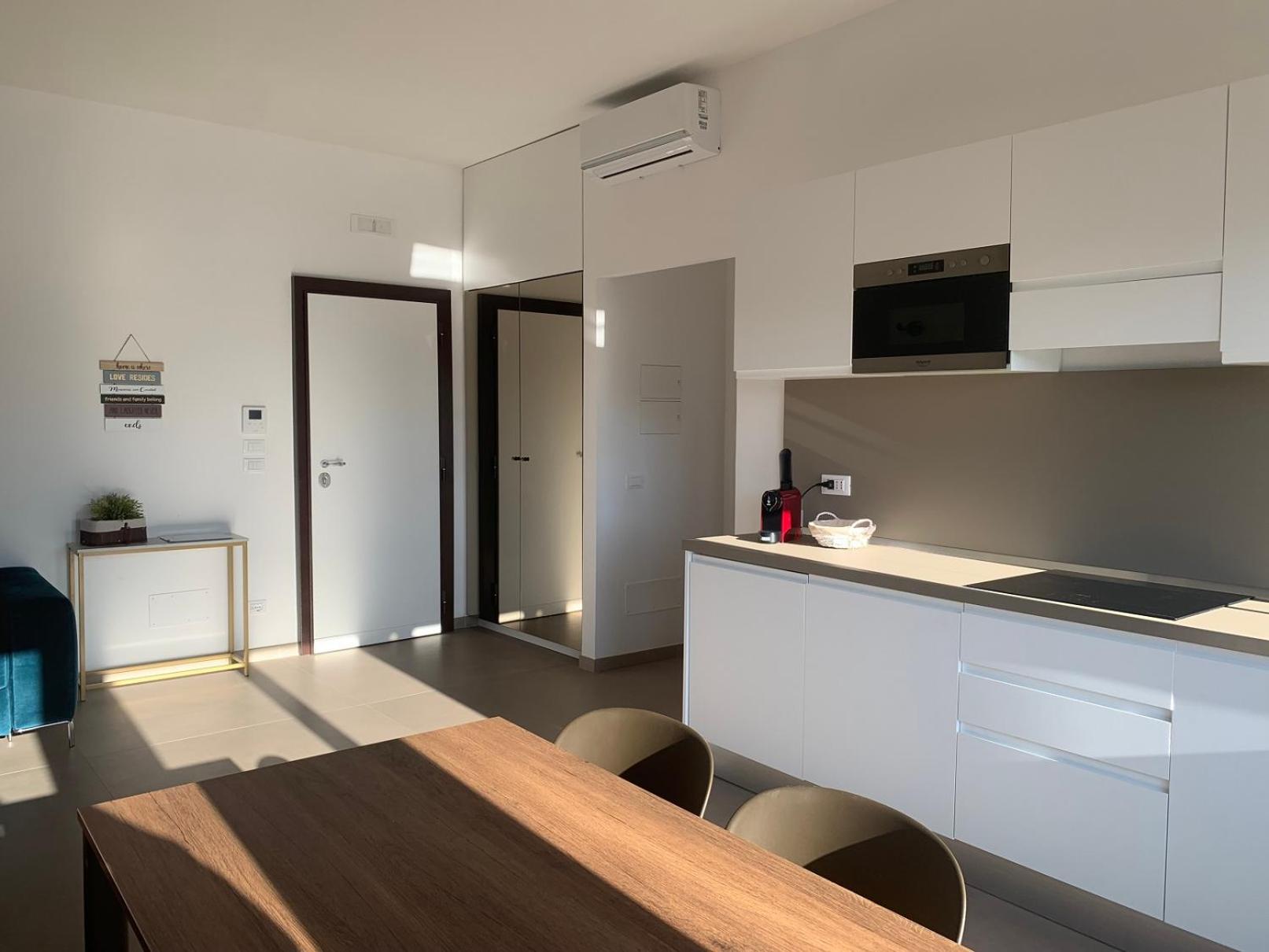 Sunshine Apartment